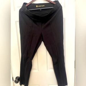 Black skinny leg dress pants